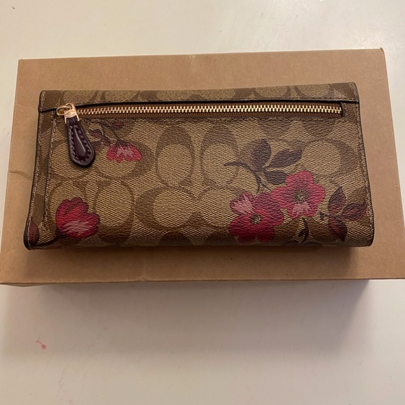 COACH TRIFOLD WALLET IN SIGNATURE CANVAS WITH FLORAL PRINT- NWT - Picture 2 of 5